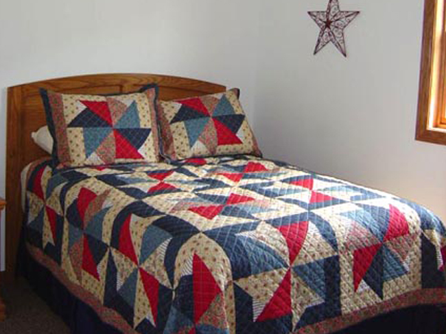 CaledoniaHaulers-BunkHouseBedroom2