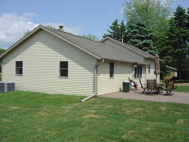 CaledoniaHaulers-OutsideTheBunkHouse